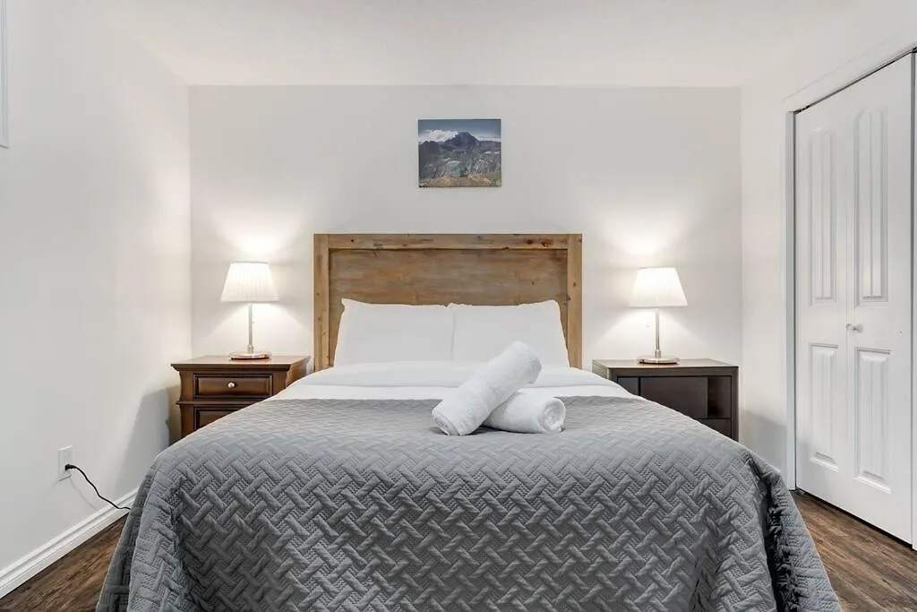 Coral Springs Lakefront Retreat Calgary Canada