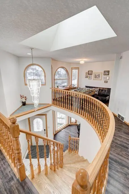 Coral Springs Lakefront Retreat Calgary Holiday home