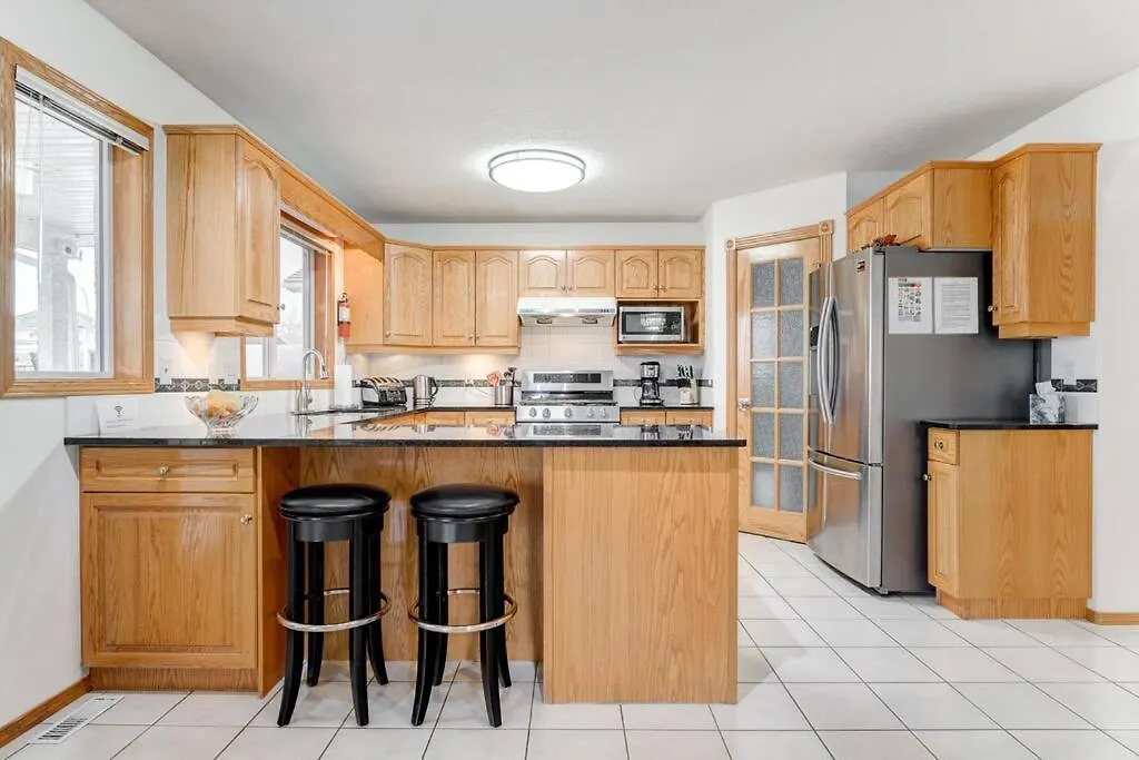 Coral Springs Lakefront Retreat Calgary 0*,  Canada