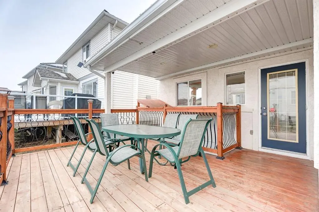 Holiday home Coral Springs Lakefront Retreat Calgary