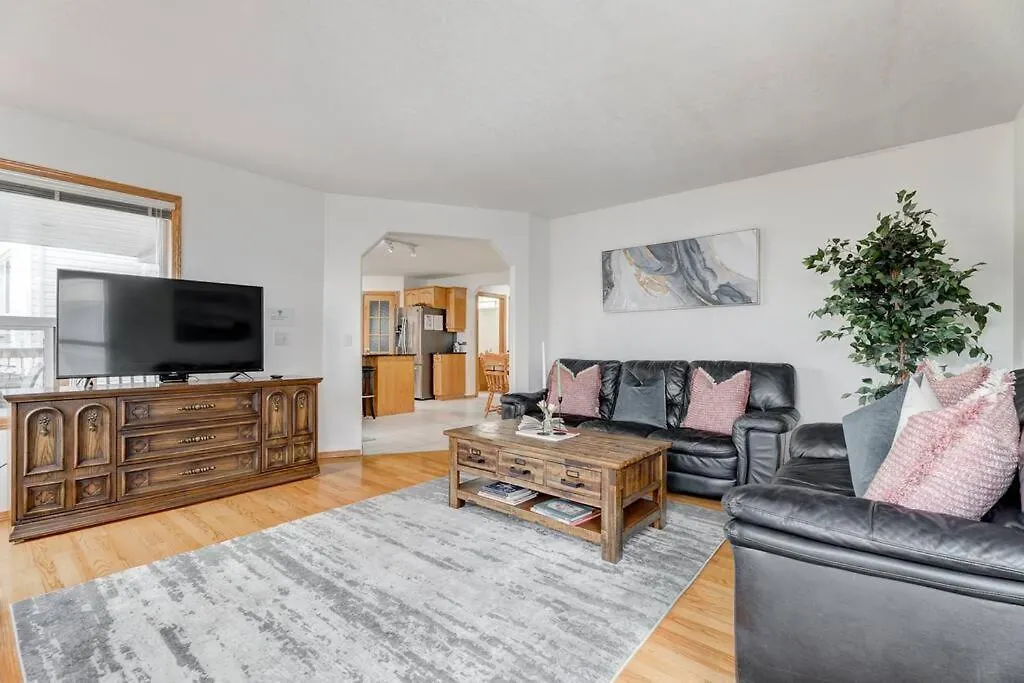 Coral Springs Lakefront Retreat Calgary