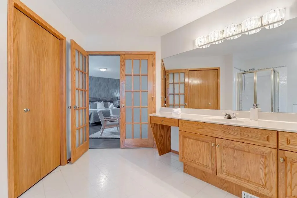 Coral Springs Lakefront Retreat Calgary